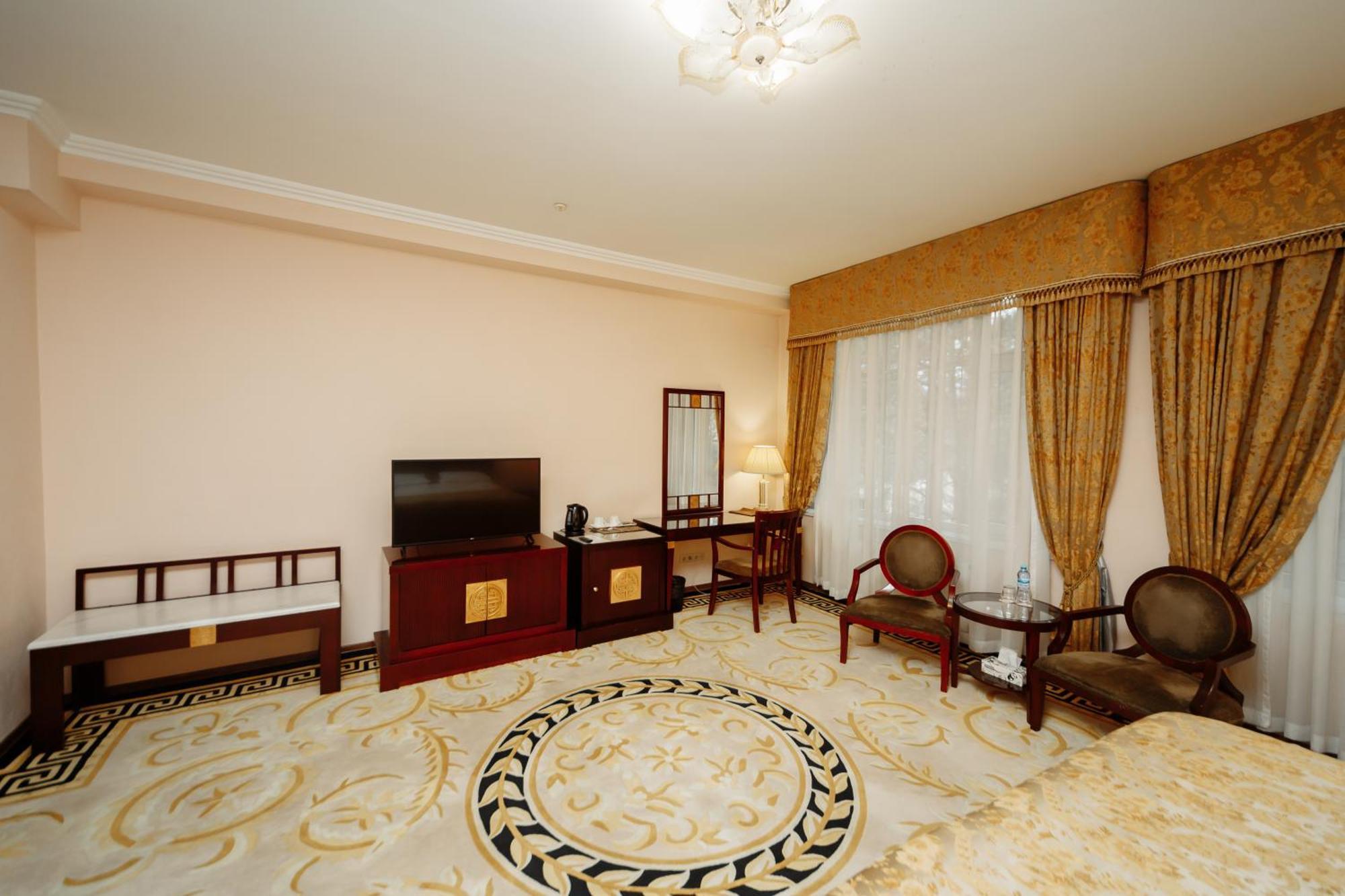Hotel Royal Park Chisinau Exterior photo
