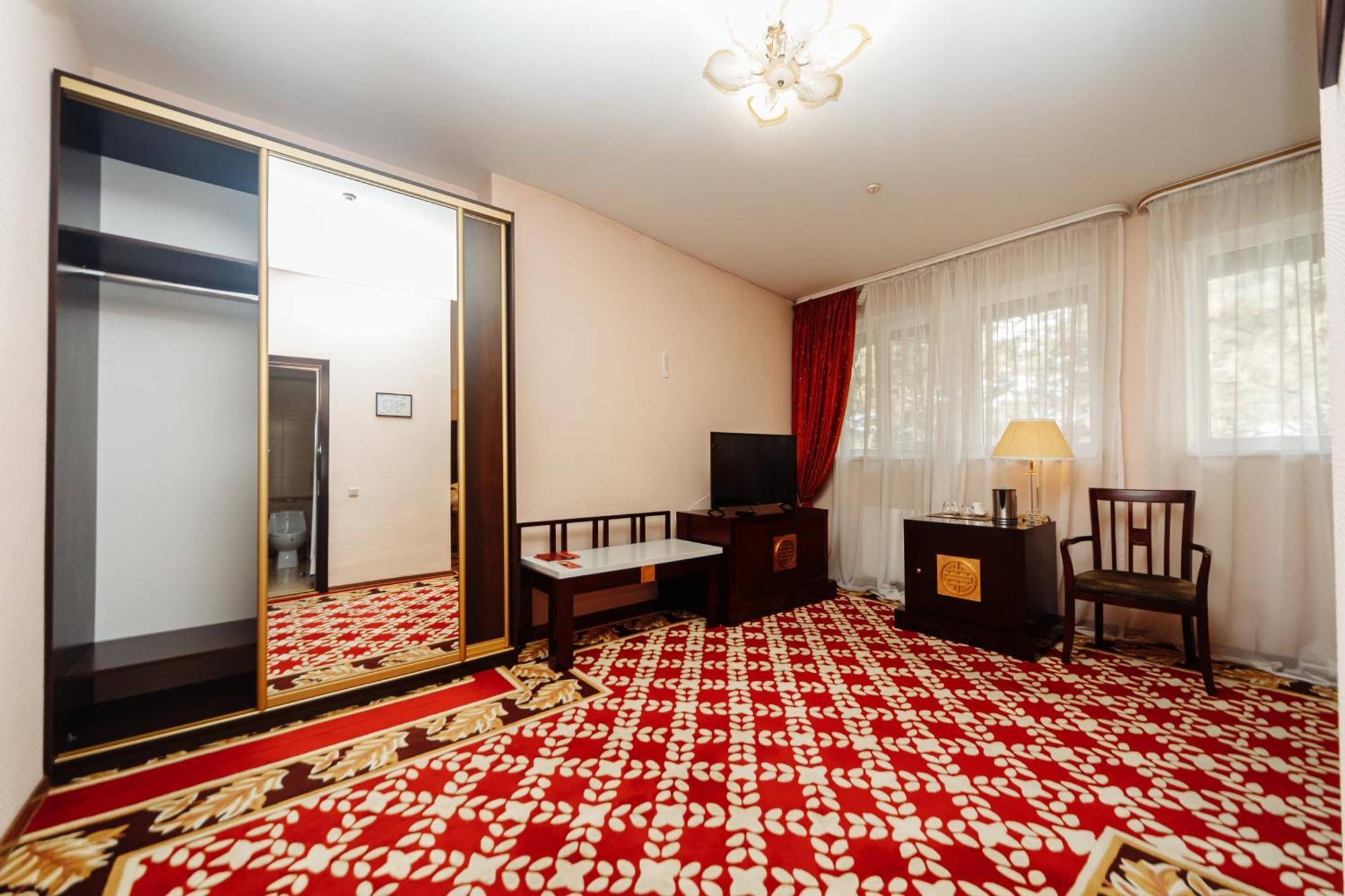 Hotel Royal Park Chisinau Exterior photo
