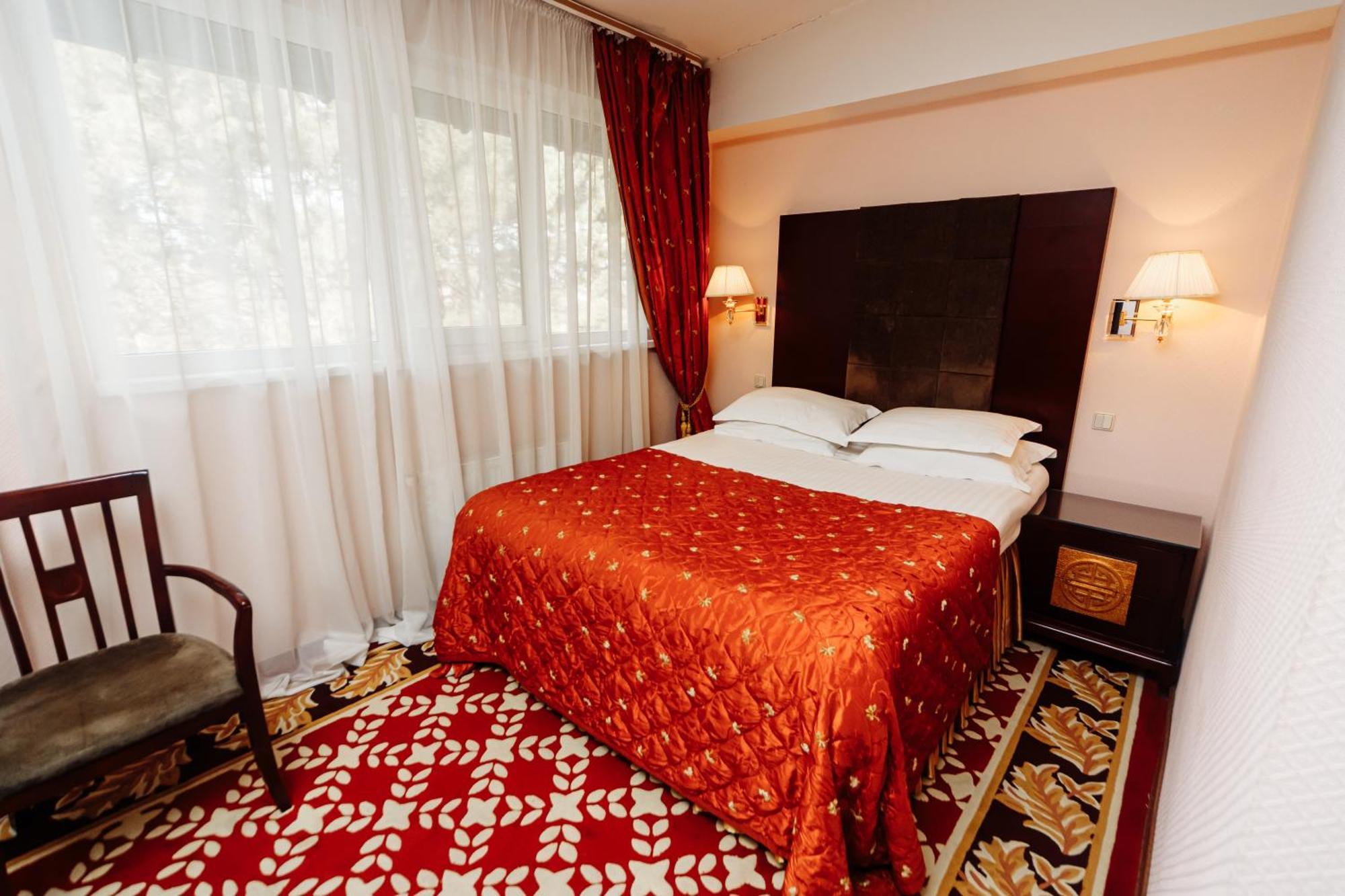 Hotel Royal Park Chisinau Exterior photo