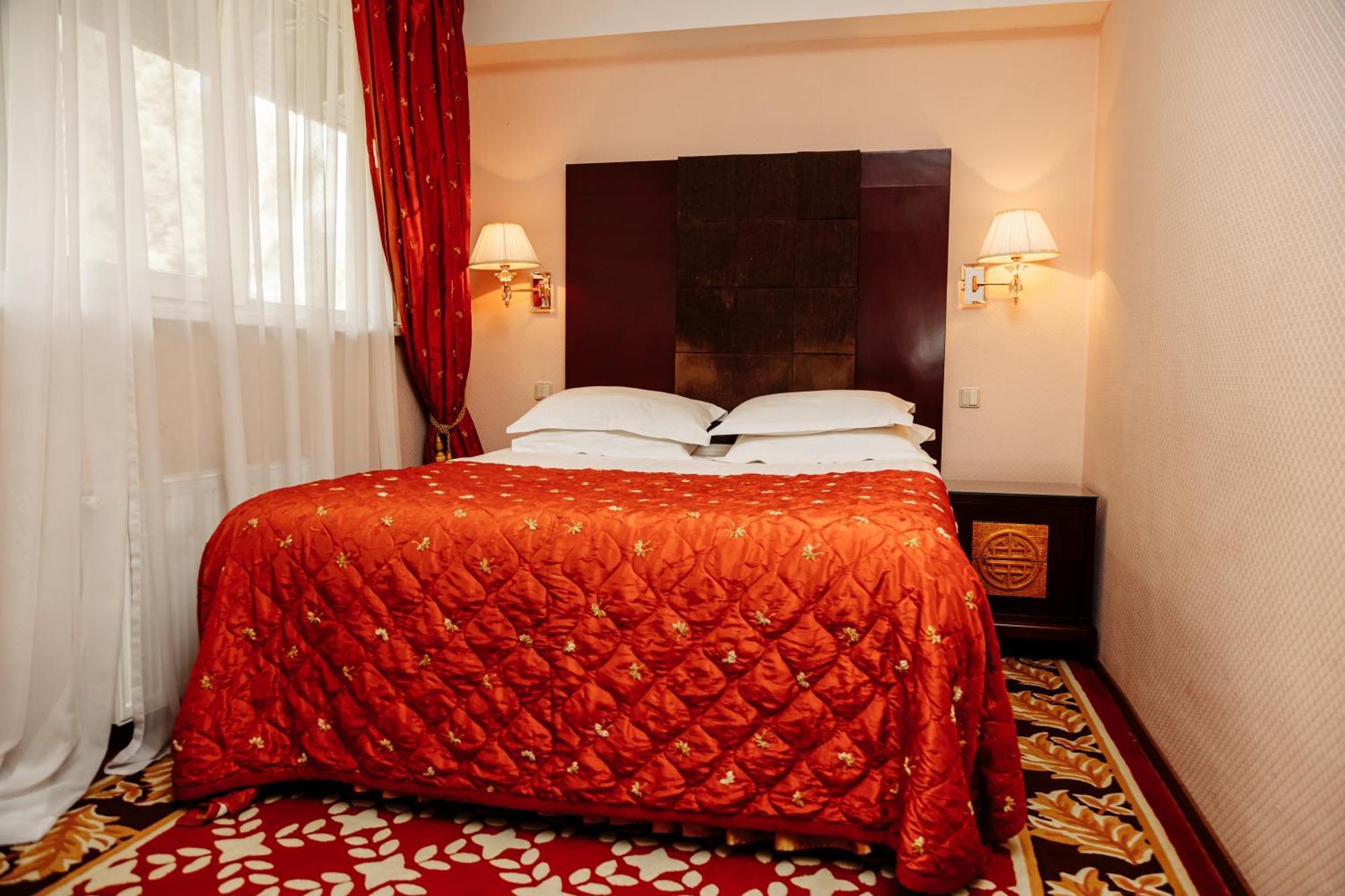 Hotel Royal Park Chisinau Exterior photo