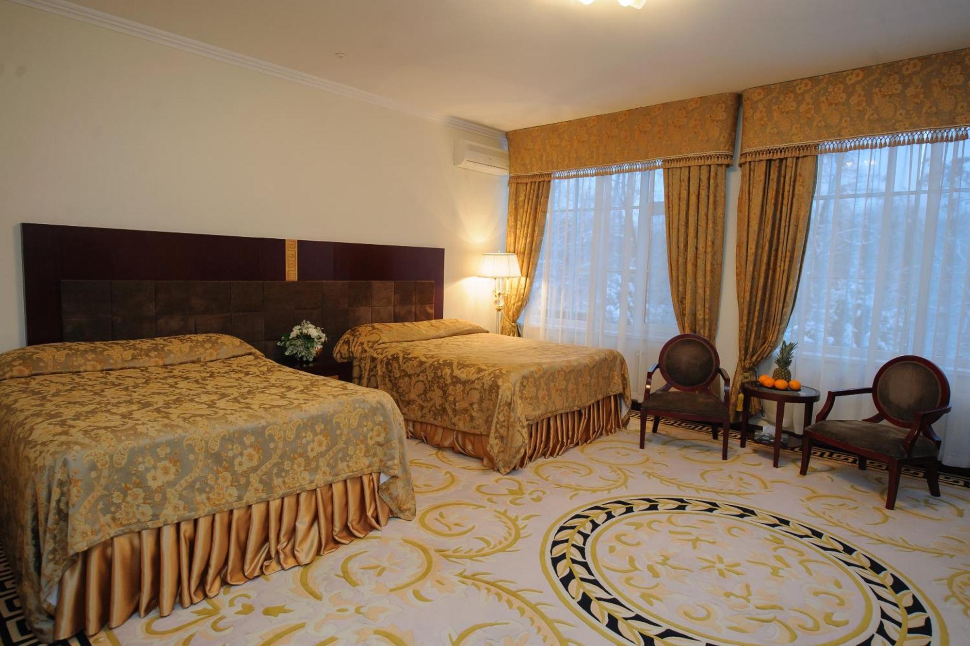 Hotel Royal Park Chisinau Exterior photo